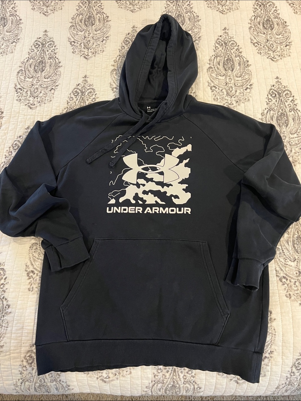 Under Armour Black Crewneck Hoodie with White Logo Camo Graphic